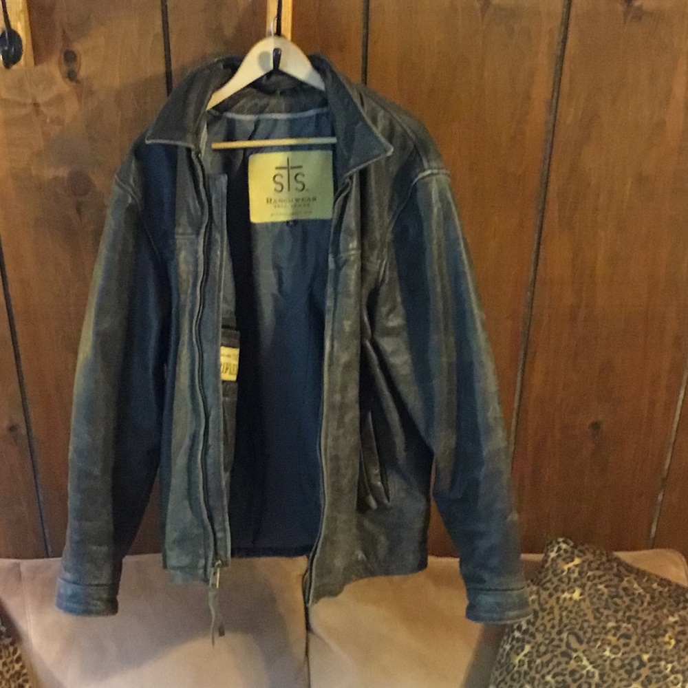 STS Ranchwear “Rifleman”
Leather Bomber Jacket
Like New
Men’s XL